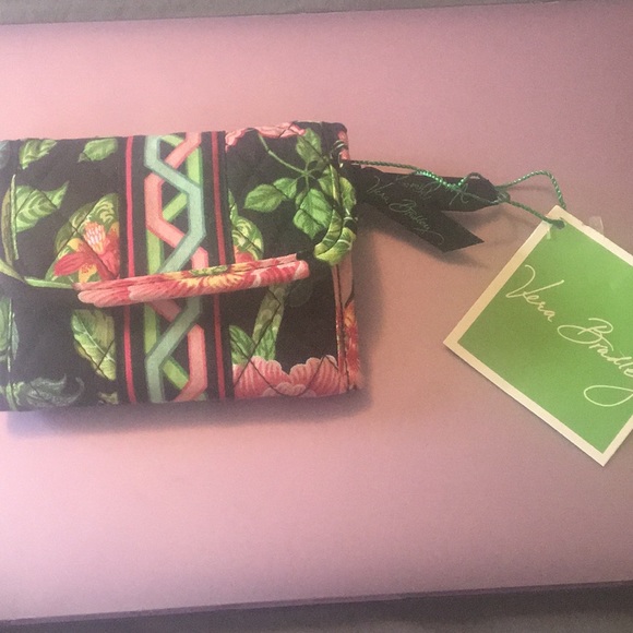 Vera Bradley Handbags - NWT Vera Bradley Wallet